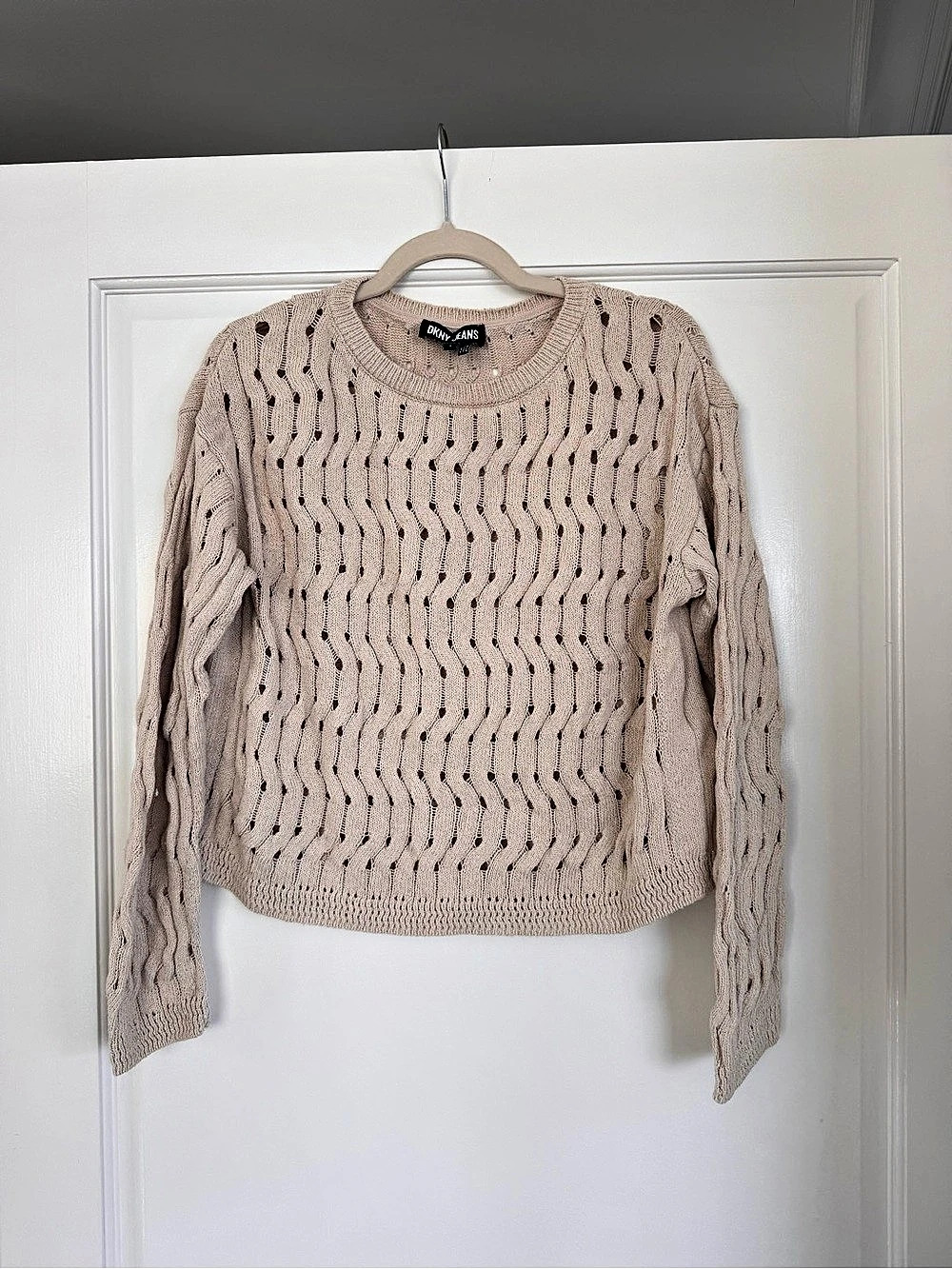 DKNY Textured Knit Sweater in Beige Size Small Great Condition